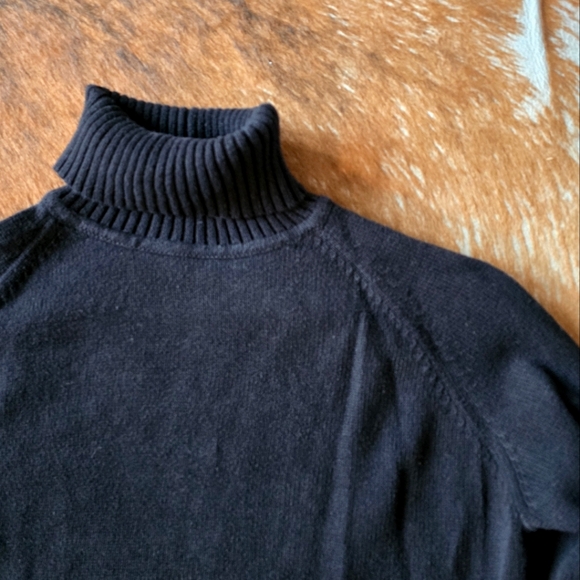 JEANNE PIERRE Turtleneck Sweater - Picture 2 of 3